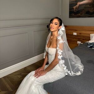 Wedding dress Hanna & Veil 9018